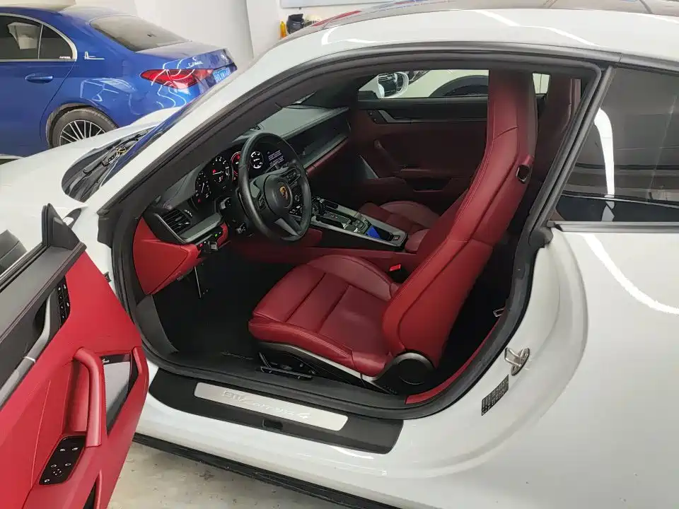 Porsche 911 2023 Carrera 4 3.0T