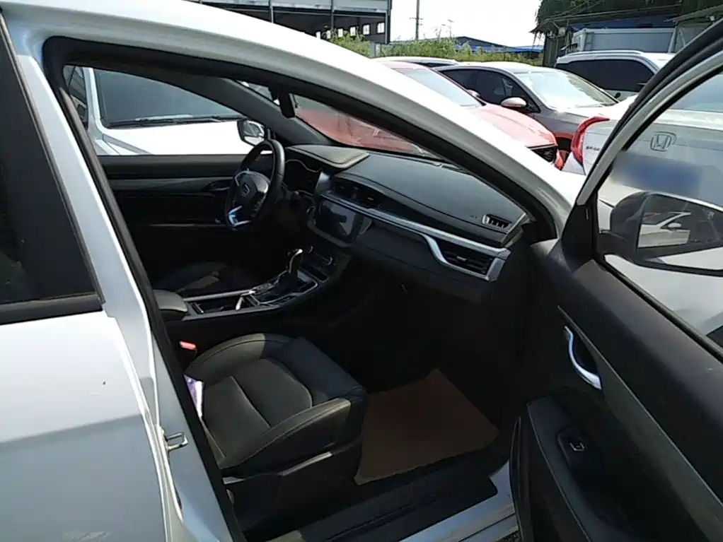 Geely Emgrand — миниатюра 25