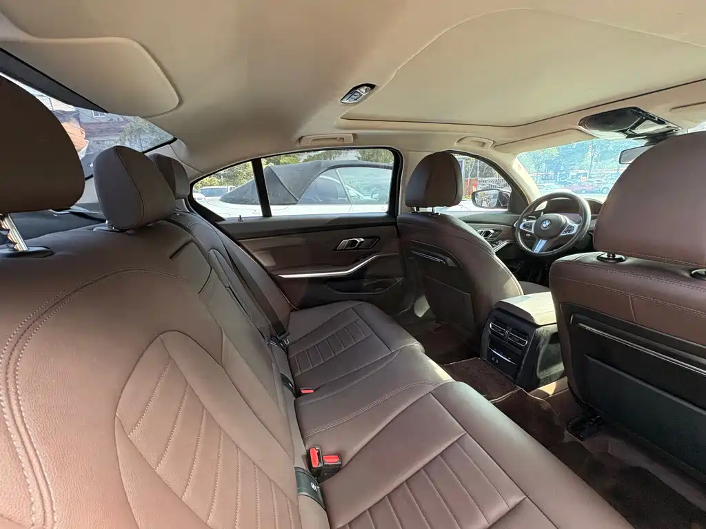BMW 3 Series — миниатюра 12
