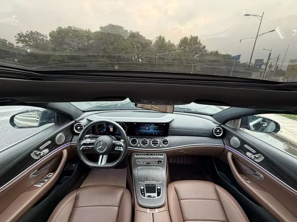 Mercedes-Benz E-Class — миниатюра 6