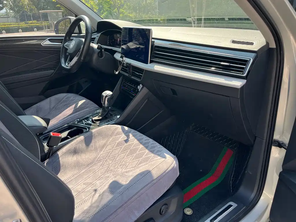Volkswagen Tiguan L — миниатюра 9