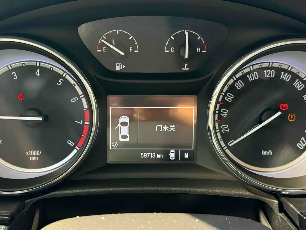 Buick Verano — миниатюра 10
