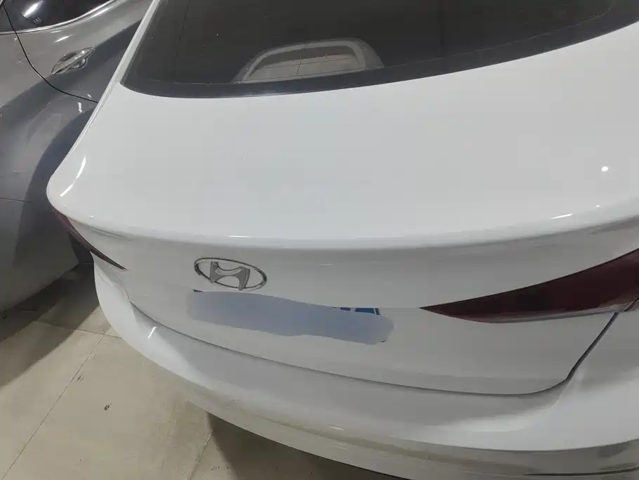 Hyundai Elantra — миниатюра 4