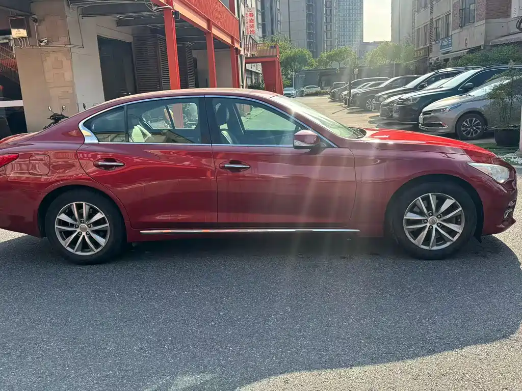 Infiniti Q50L 2.0T Comfort Edition, фото 3
