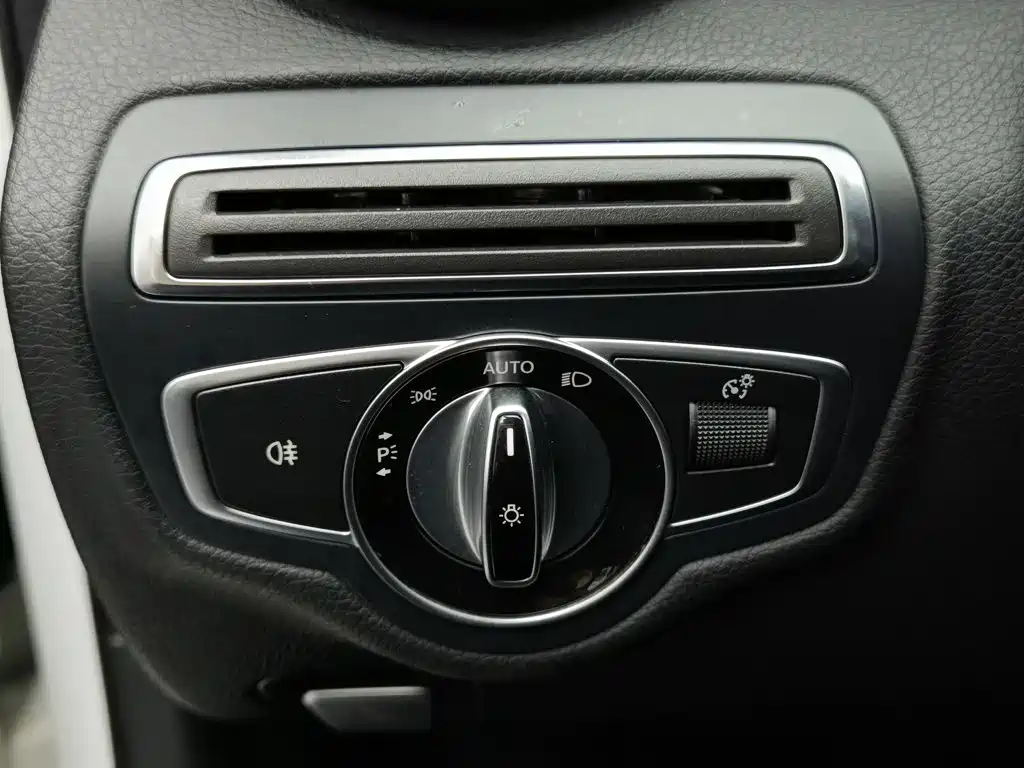 Mercedes-Benz C-Class — миниатюра 21