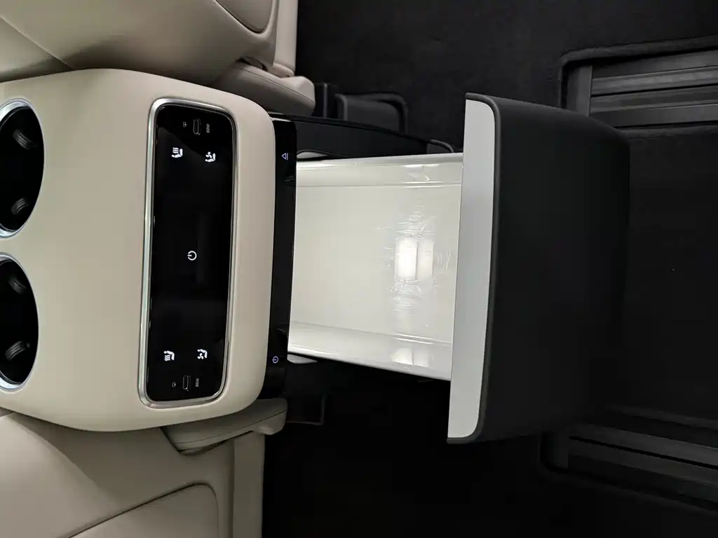 Li Auto Li MEGA — миниатюра 14