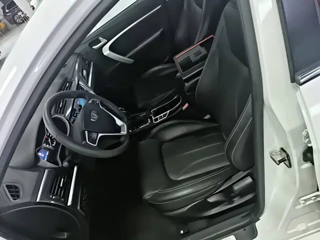 Geely Emgrand — миниатюра 15
