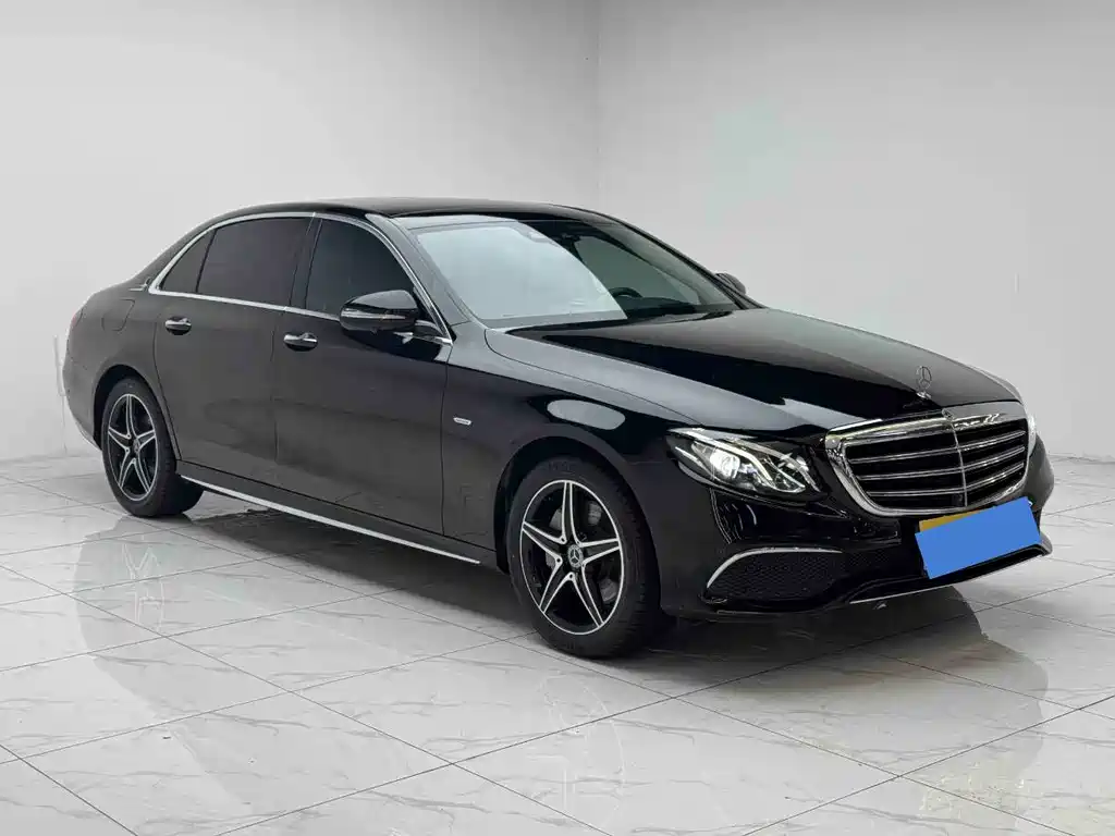 Mercedes-Benz E-Class — миниатюра 3
