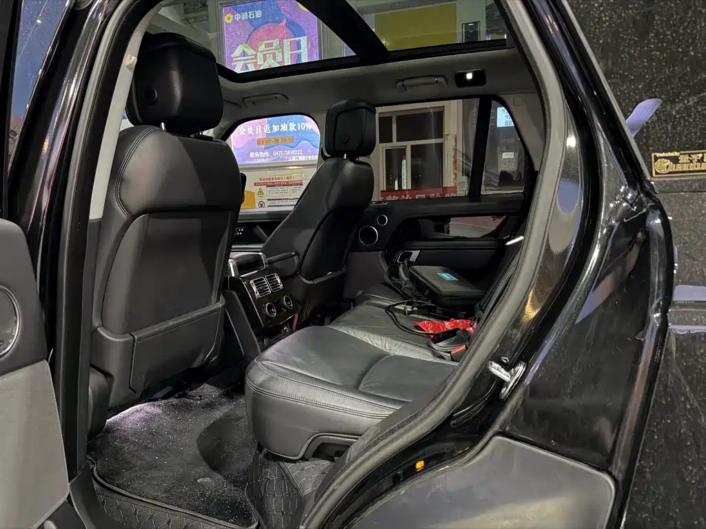 Land Rover Range Rover — миниатюра 5