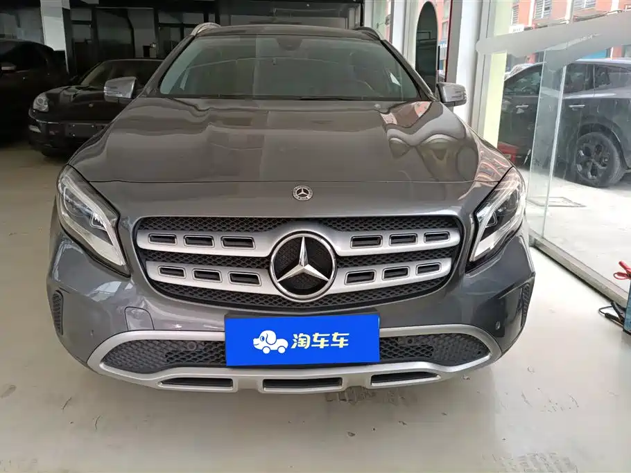 Mercedes-Benz GLA 2018 GLA 200 Fashion