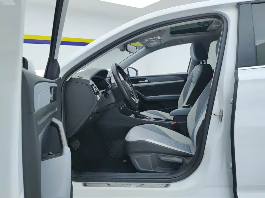 Volkswagen Lavida — миниатюра 9