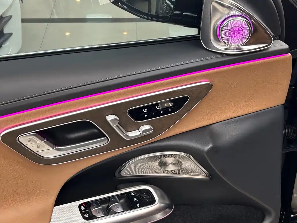 Mercedes-Benz E-Class — миниатюра 10