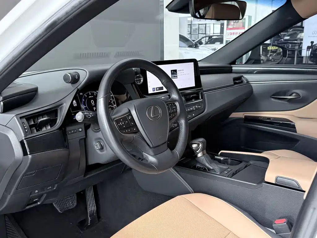 Lexus ES — миниатюра 18