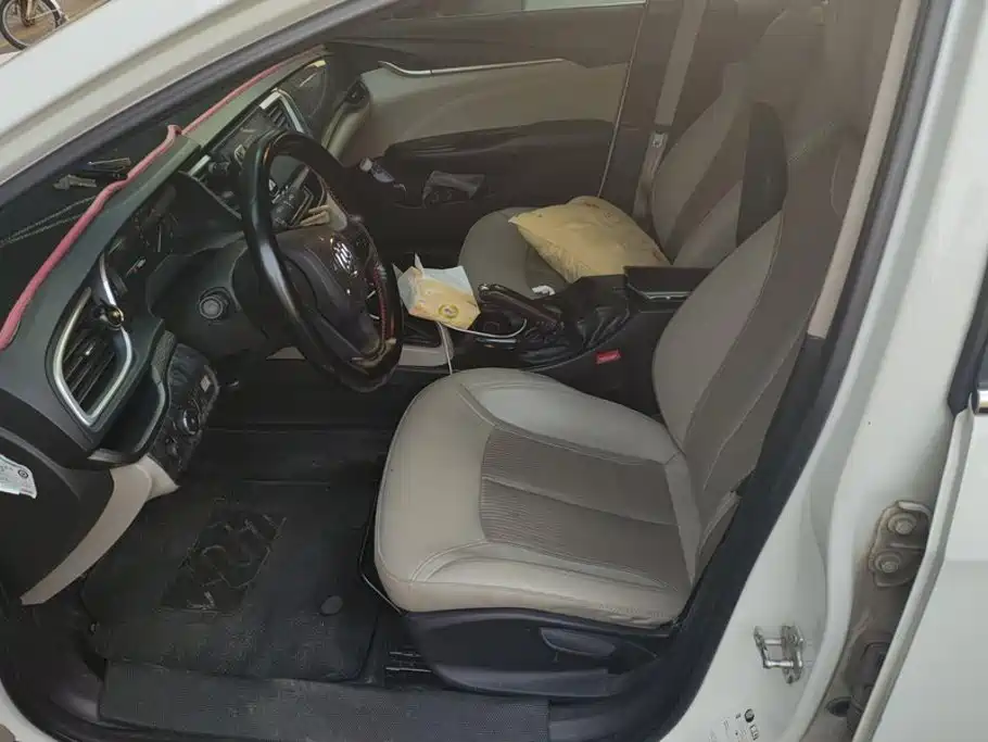 Buick Excelle — миниатюра 9