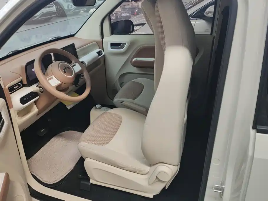 Wuling MINIEV — миниатюра 11