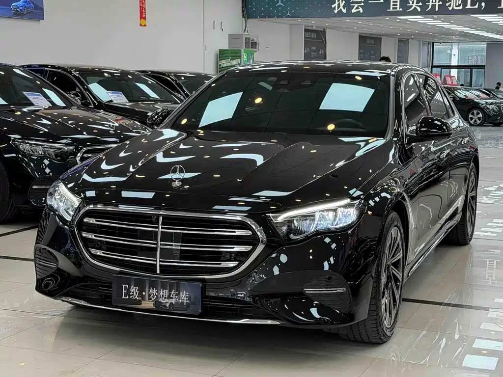 Mercedes-Benz E-Class — миниатюра 3