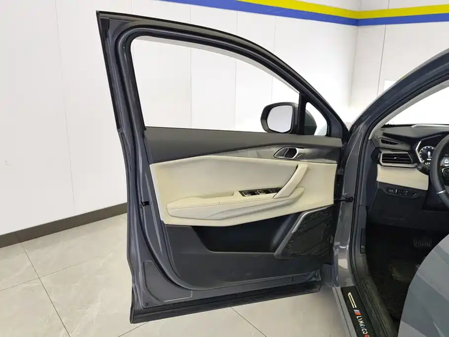 Lynk & Co 06 EM-P — миниатюра 7