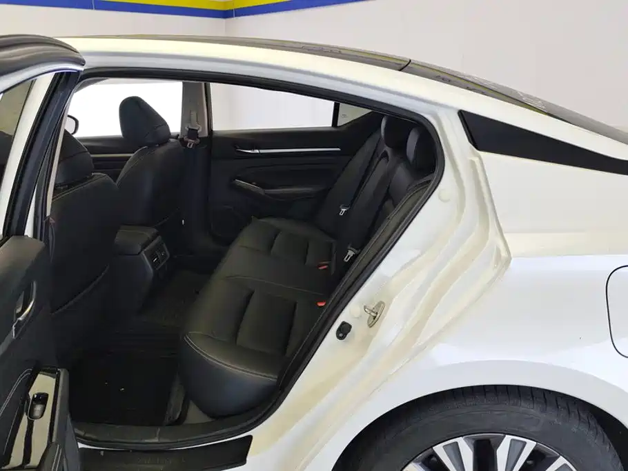 Nissan Teana — миниатюра 11