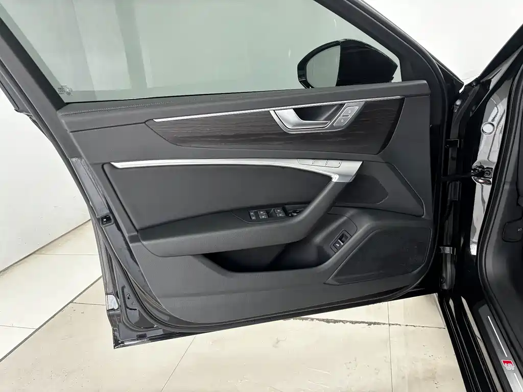 Audi A6L — миниатюра 9