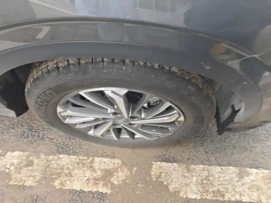 Geely Binyue — миниатюра 6