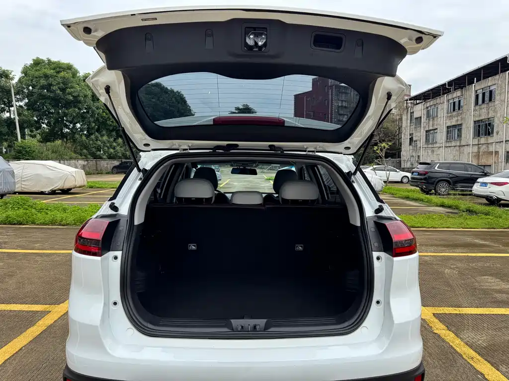 Geely Boyue — миниатюра 13