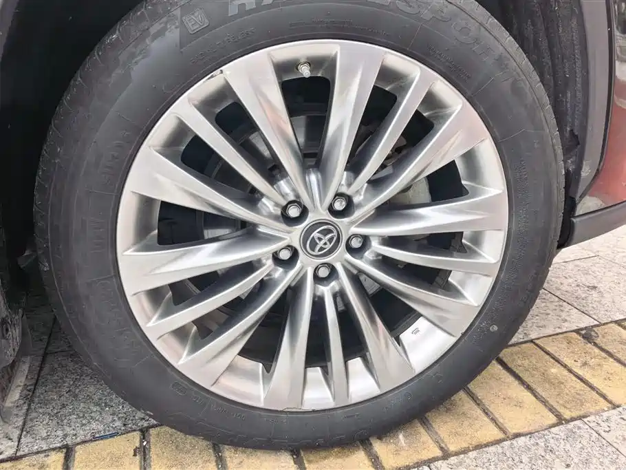 Toyota Highlander 2022 2.5L Luxury 7 мест