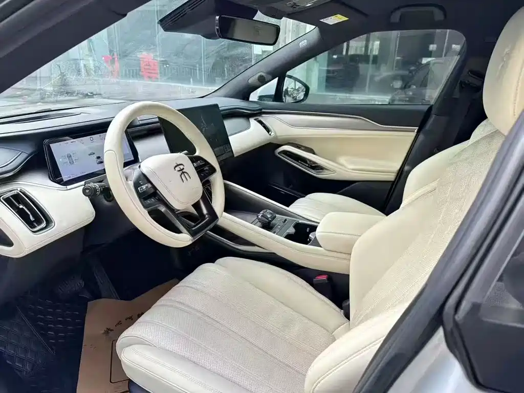 BYD L EV — миниатюра 8