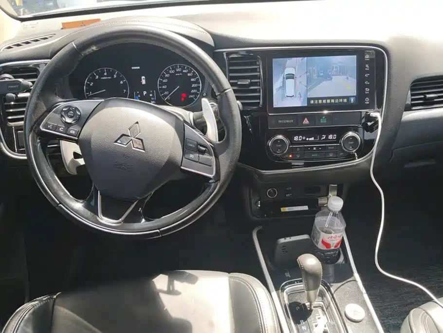 Mitsubishi Outlander — миниатюра 12