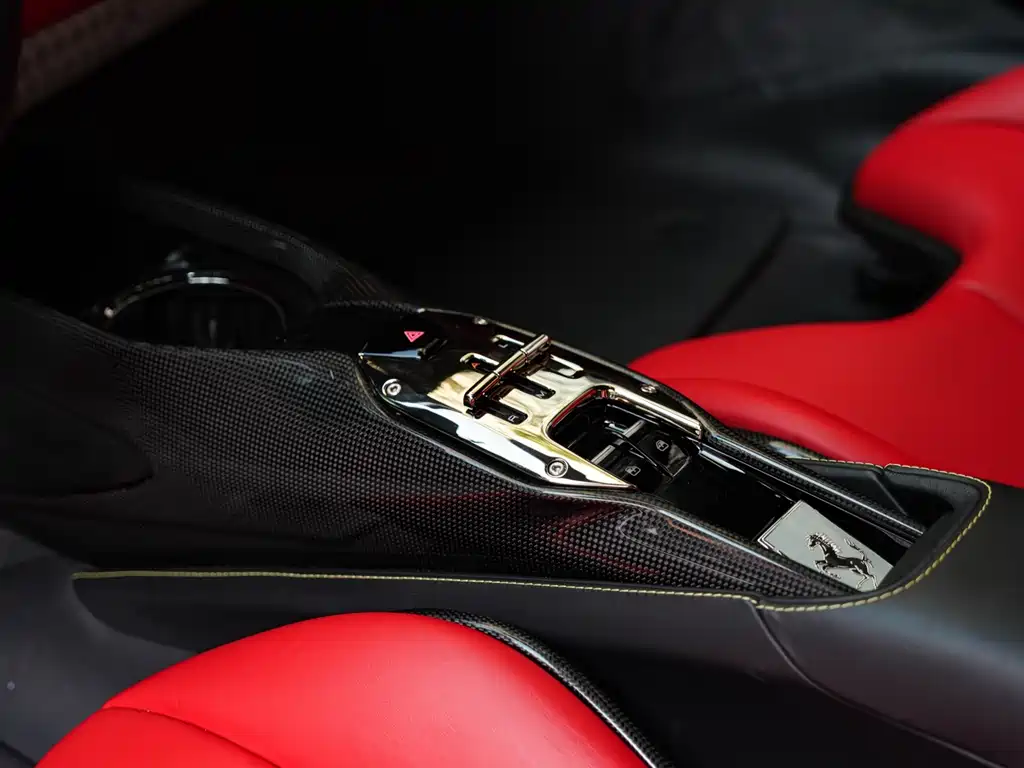 Ferrari SF90 — фотографии объявления, Фото 15