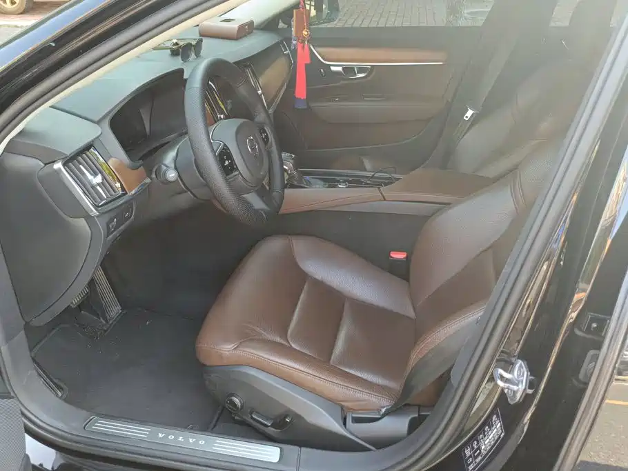 Volvo S90 — миниатюра 9