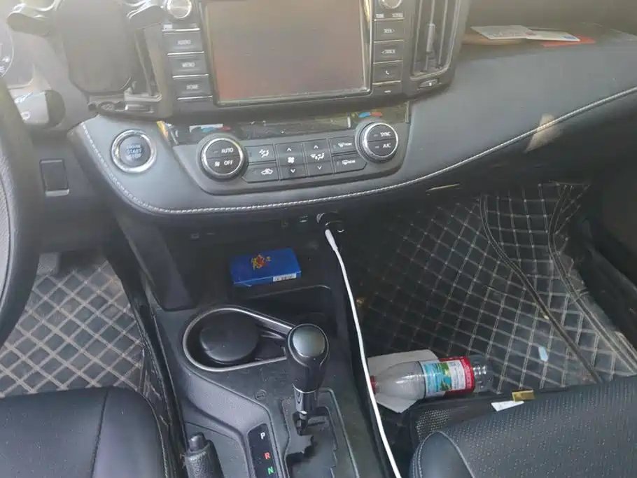 Toyota RAV4 — миниатюра 13