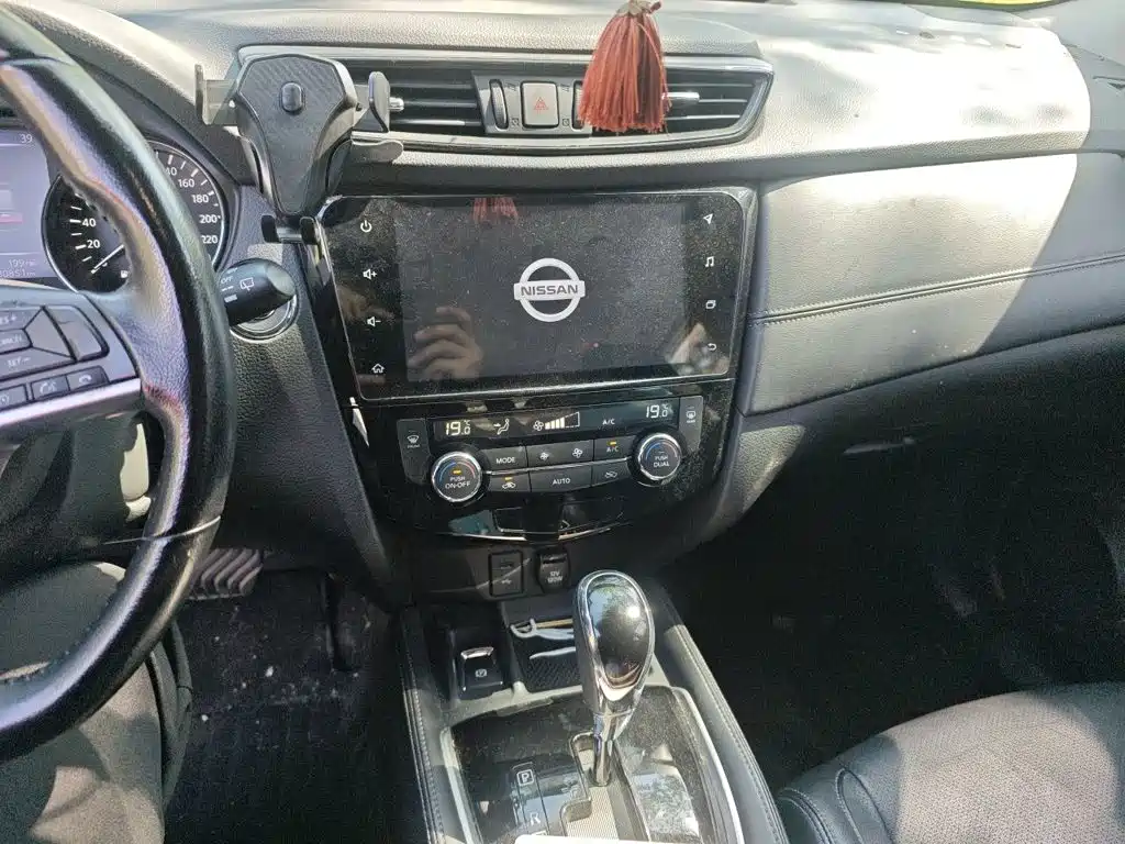 Nissan X-Trail — миниатюра 6