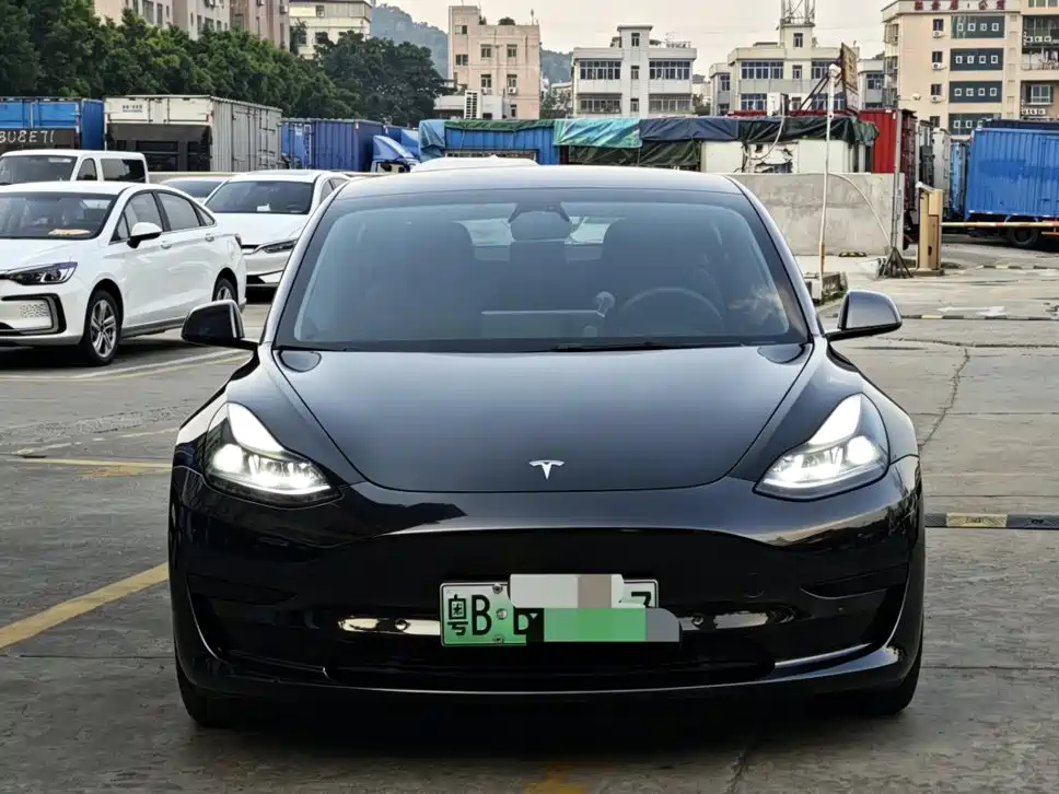 Tesla Model 3 — миниатюра 2
