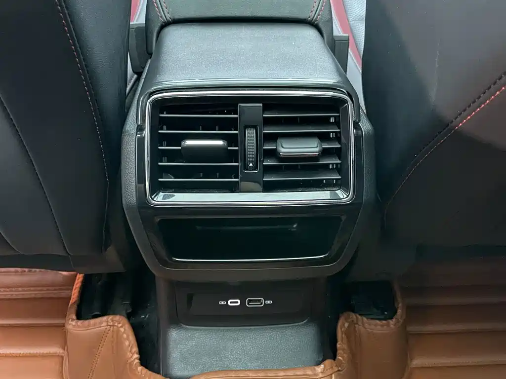 Skoda Karoq — миниатюра 15