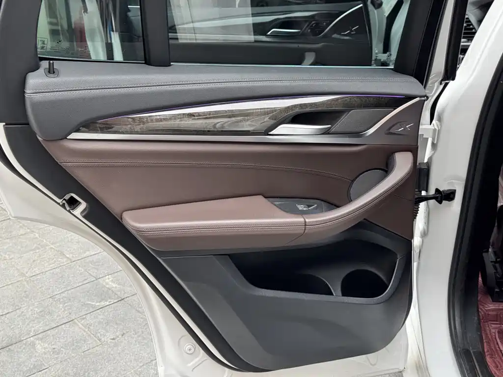 BMW X3 — миниатюра 15