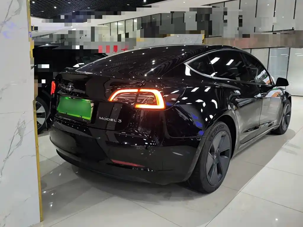 Tesla Model 3 — миниатюра 7