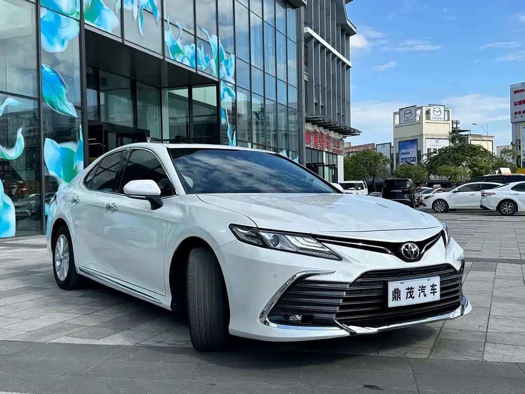 Toyota Camry — миниатюра 8