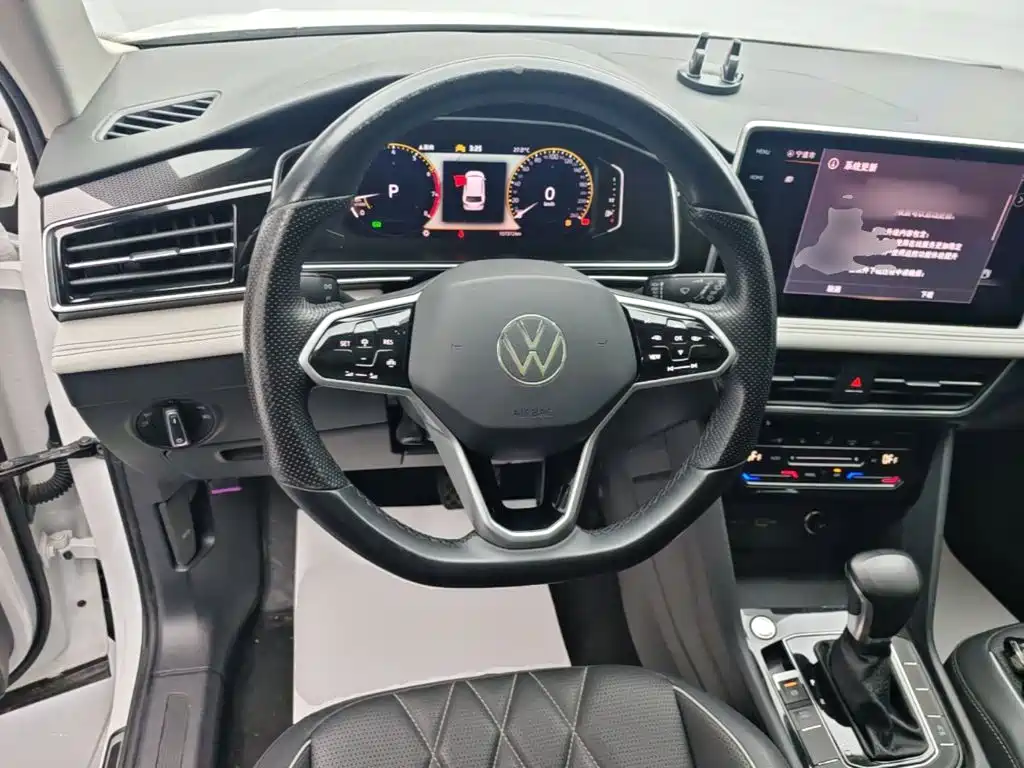 Volkswagen Tiguan L — миниатюра 11