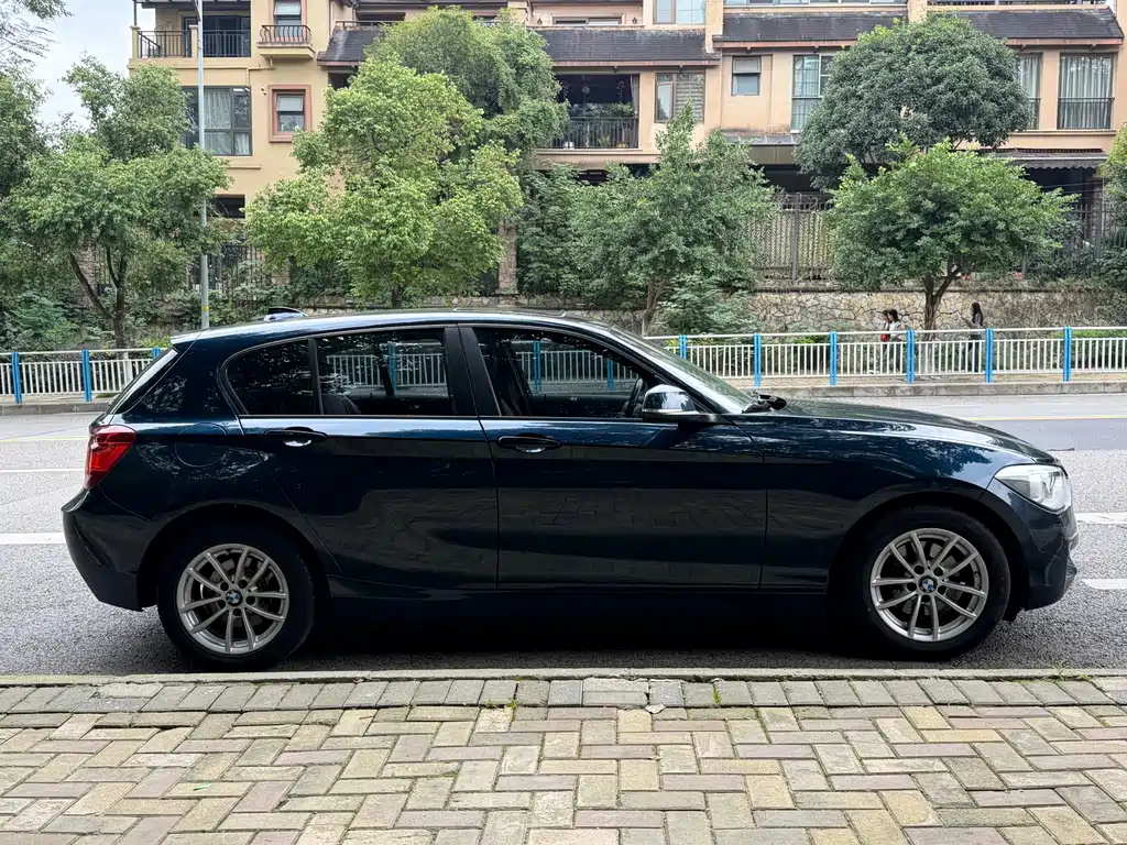BMW 1 Series (Import) — миниатюра 4