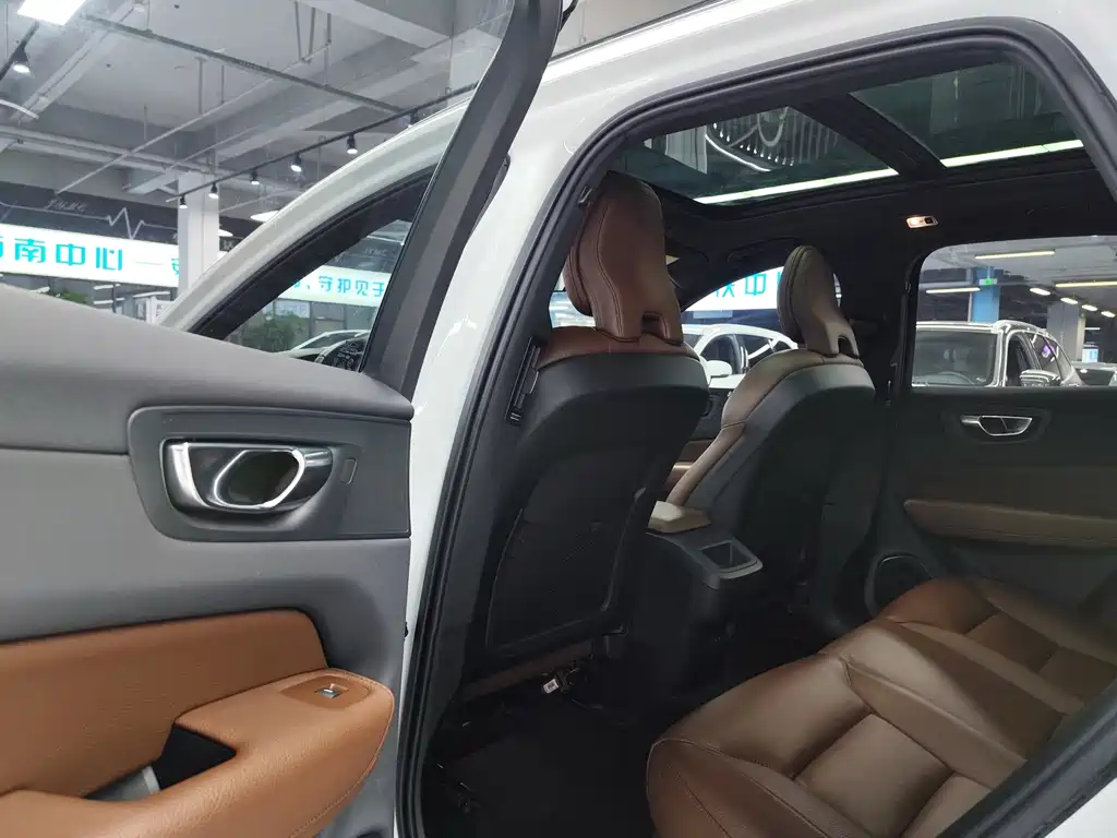 Volvo XC60 — миниатюра 5