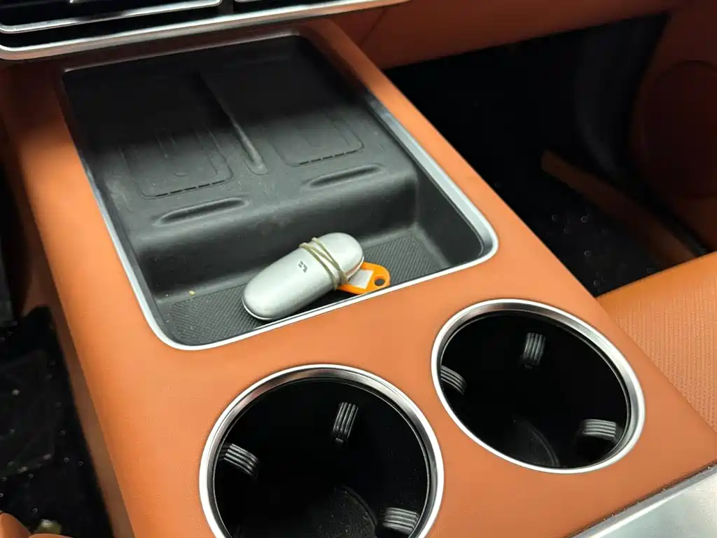 Li Auto Li L8 — миниатюра 16