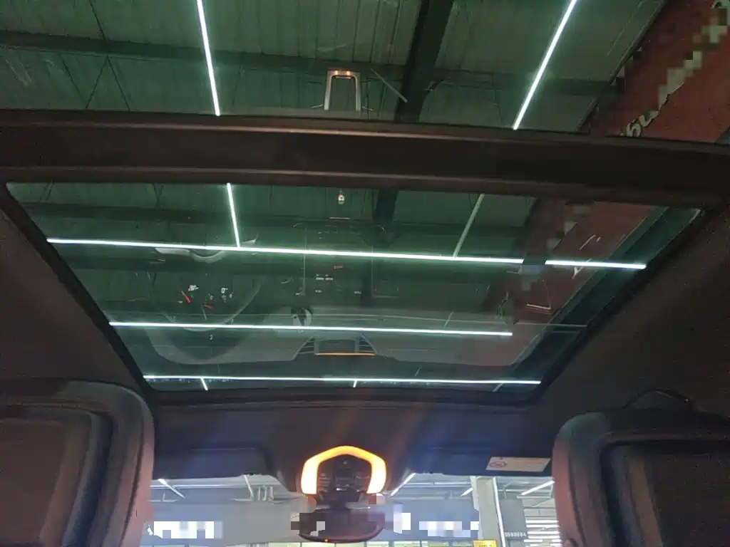 Porsche Macan — миниатюра 18