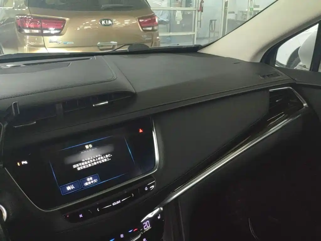 Cadillac XT5 — миниатюра 10