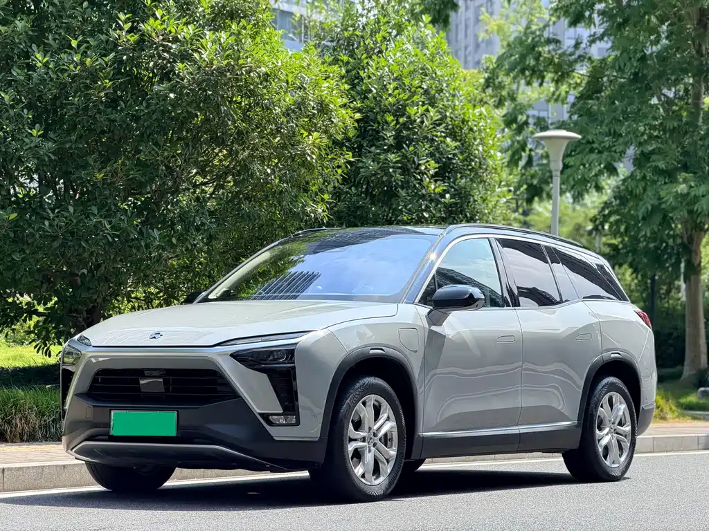 NIO ES8