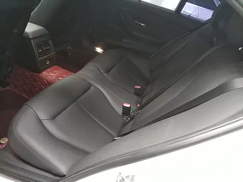 BMW 3 Series — миниатюра 17