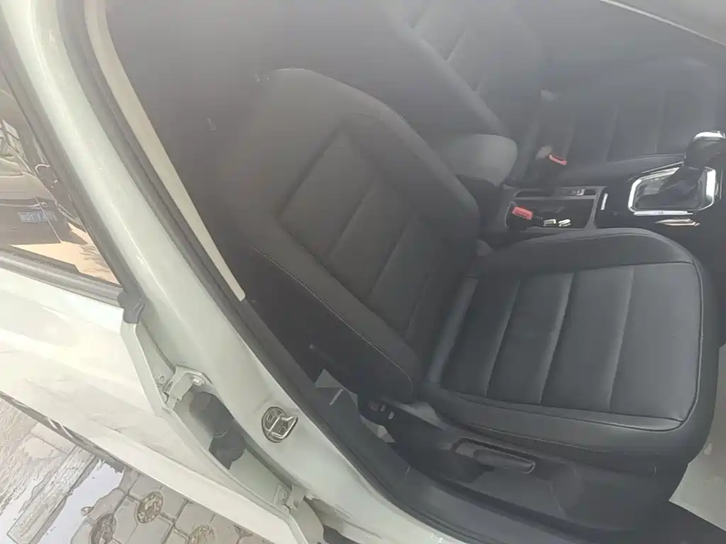 Volkswagen T-Roc — миниатюра 25