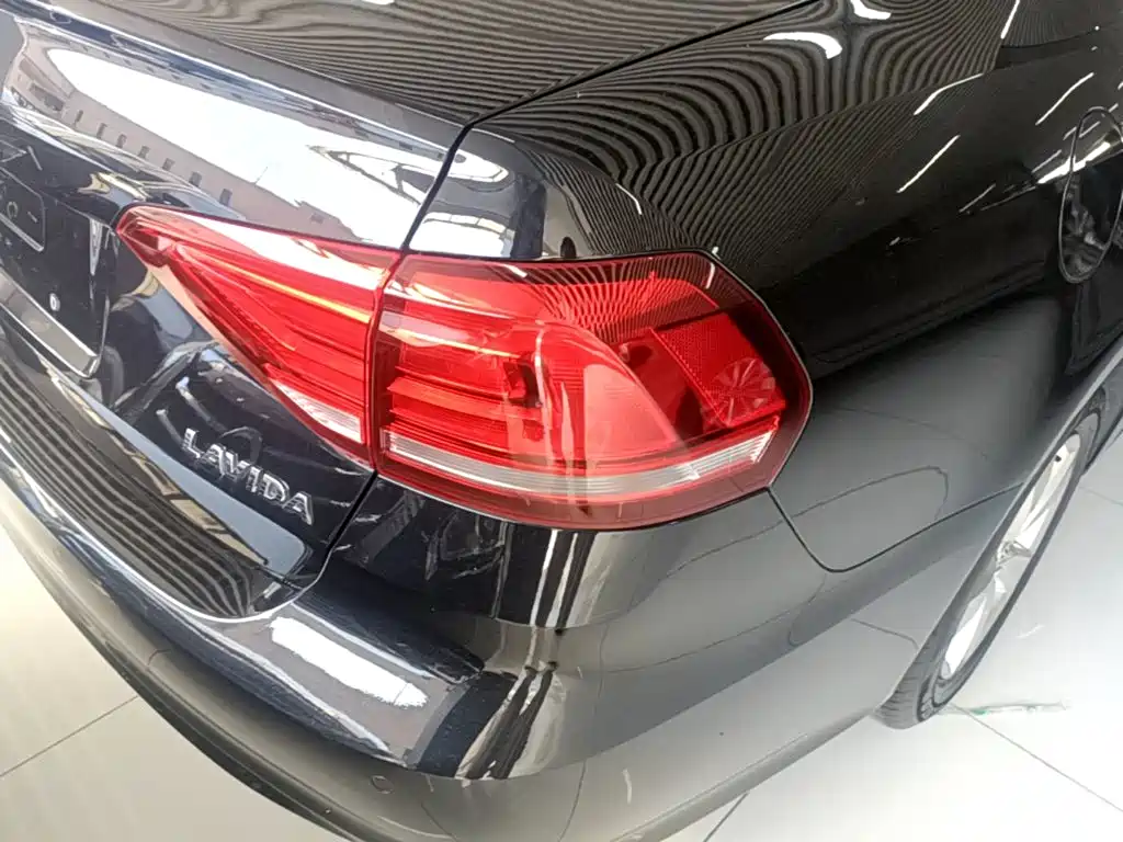 Volkswagen Lavida — миниатюра 8