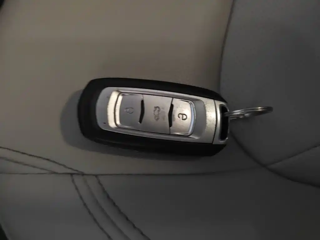 Geely Emgrand — миниатюра 9