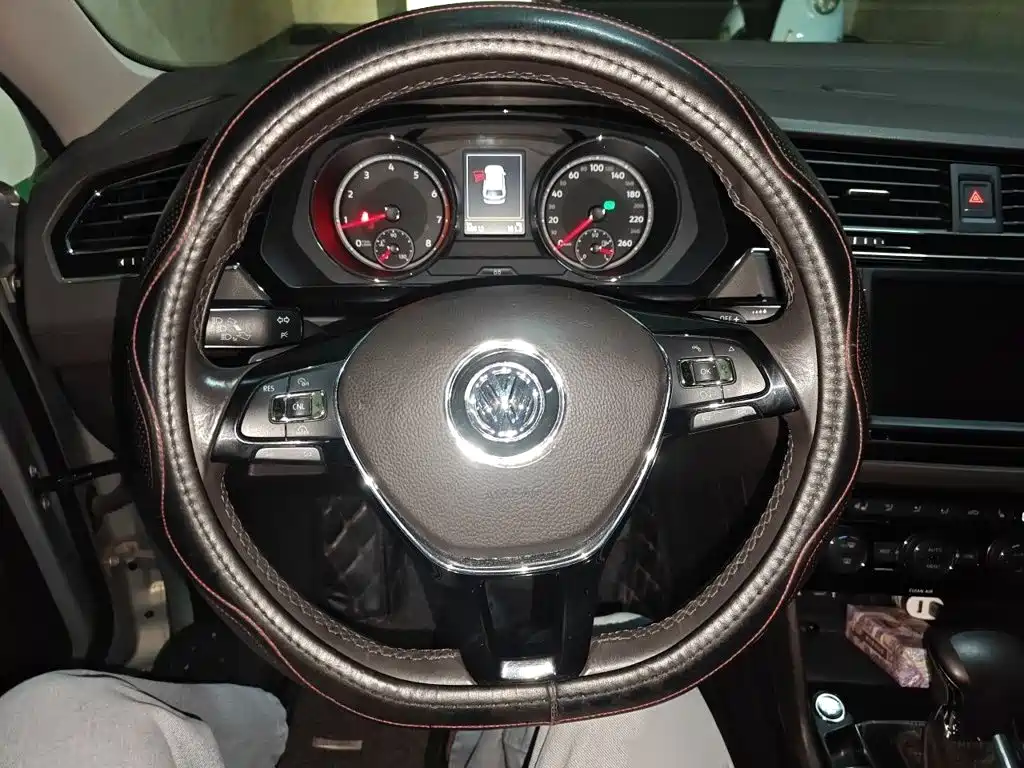 Volkswagen Tiguan L — миниатюра 3