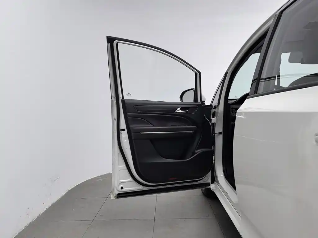 GAC Motor Trumpchi M6 — миниатюра 8
